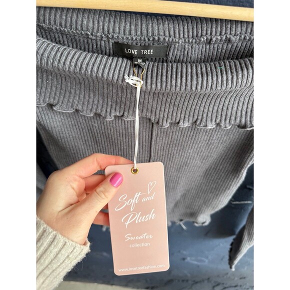 ruffled shirt - Picture 5 of 6